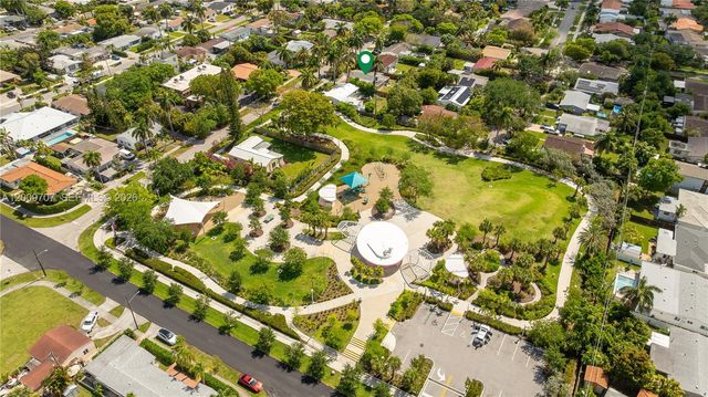906 NE 5th Street, Hallandale Beach, FL 33009