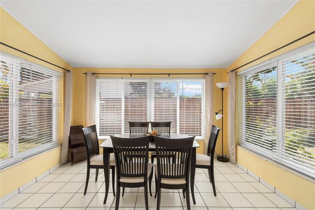 906 NE 5th Street, Hallandale Beach, FL 33009