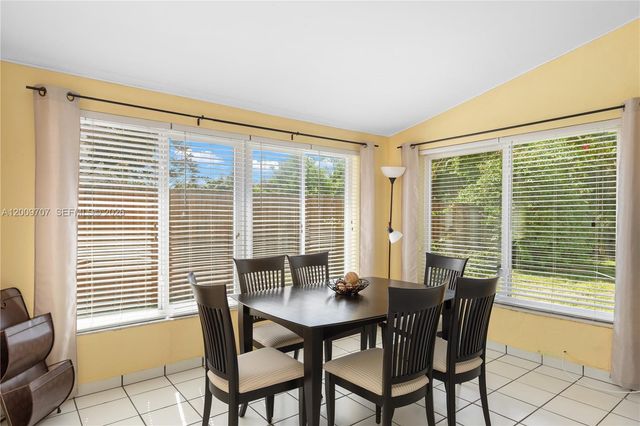 906 NE 5th Street, Hallandale Beach, FL 33009