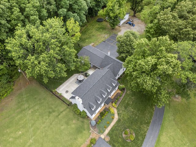 1100 Mill Rd, Dickson, TN 37055