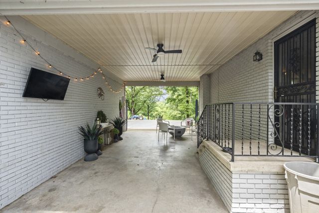 1100 Mill Rd, Dickson, TN 37055