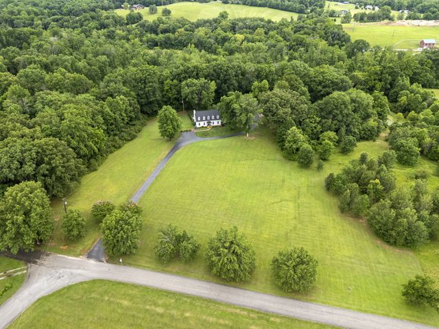 1100 Mill Rd, Dickson, TN 37055