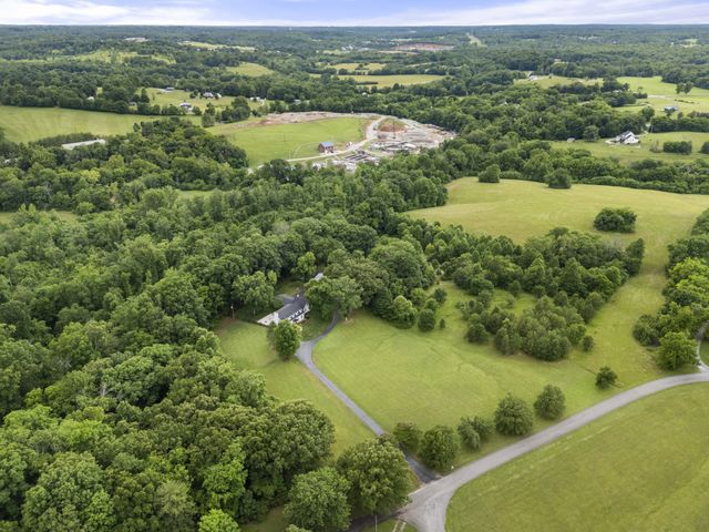1100 Mill Rd, Dickson, TN 37055
