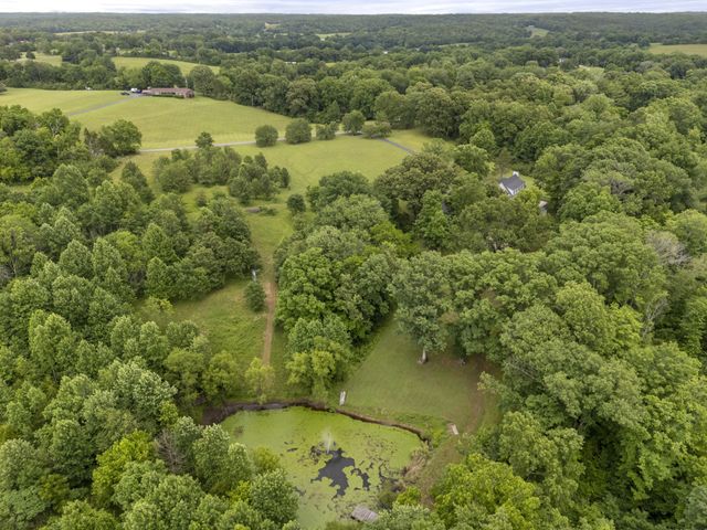 1100 Mill Rd, Dickson, TN 37055