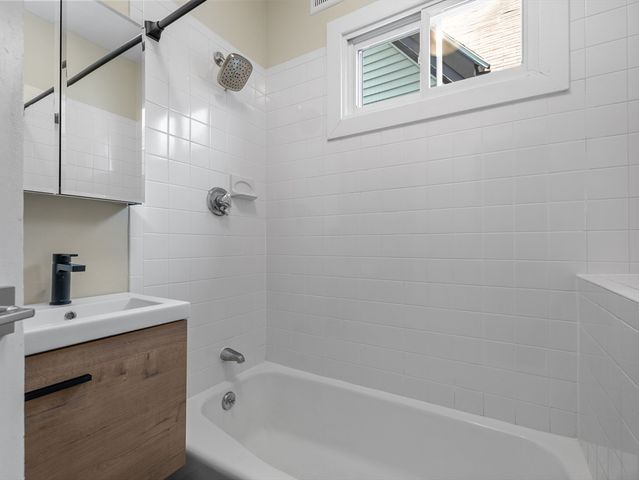 57 Hawthorne St 2, Somerville, MA 02144