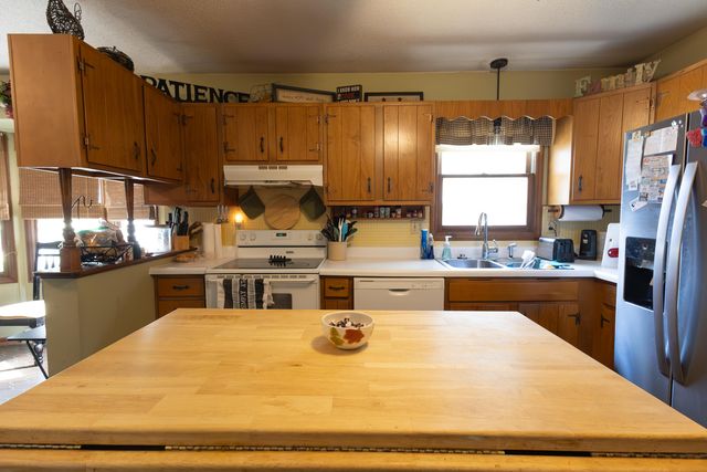 1410 HULEN DR, Moberly, MO 65270