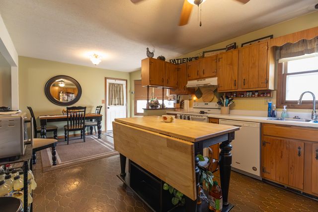 1410 HULEN DR, Moberly, MO 65270