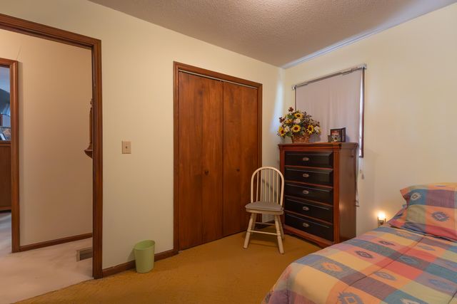 1410 HULEN DR, Moberly, MO 65270