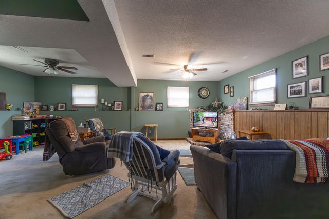 1410 HULEN DR, Moberly, MO 65270