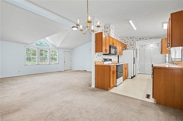 194 Pinehaven Drive, New London, NC 28127