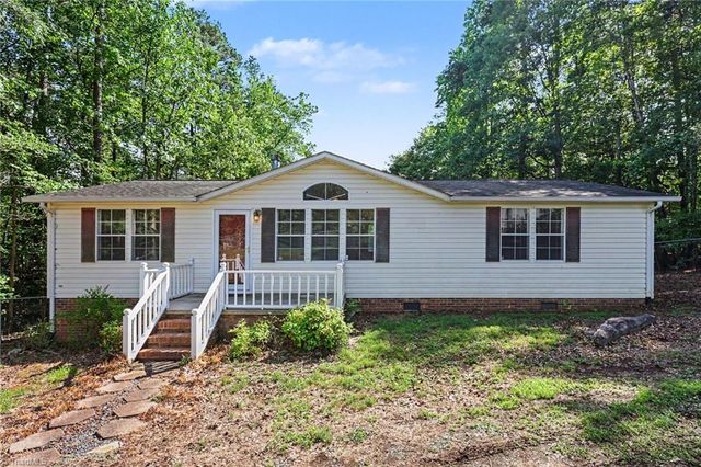 194 Pinehaven Drive, New London, NC 28127