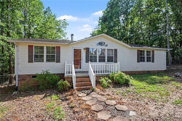 194 Pinehaven Drive, New London, NC 28127