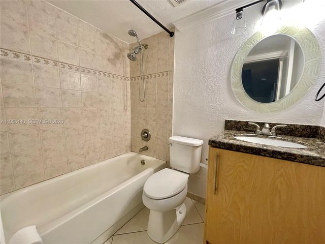 811 NE 14th Pl 4, Fort Lauderdale, FL 33304