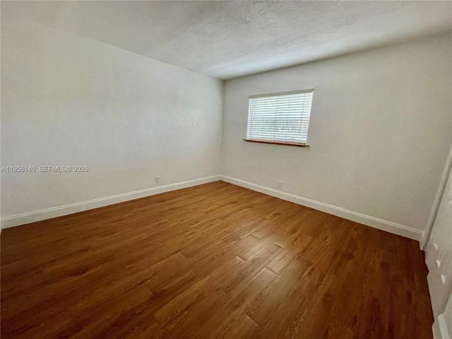 811 NE 14th Pl 4, Fort Lauderdale, FL 33304