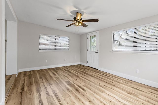 725 Tuxedo Drive, Fort Walton Beach, FL 32547