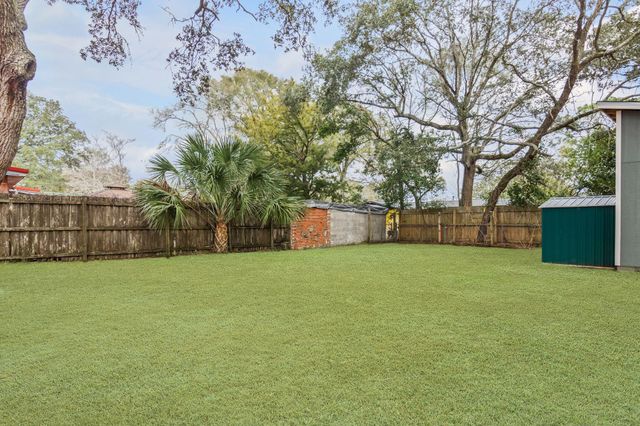 725 Tuxedo Drive, Fort Walton Beach, FL 32547