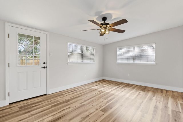 725 Tuxedo Drive, Fort Walton Beach, FL 32547