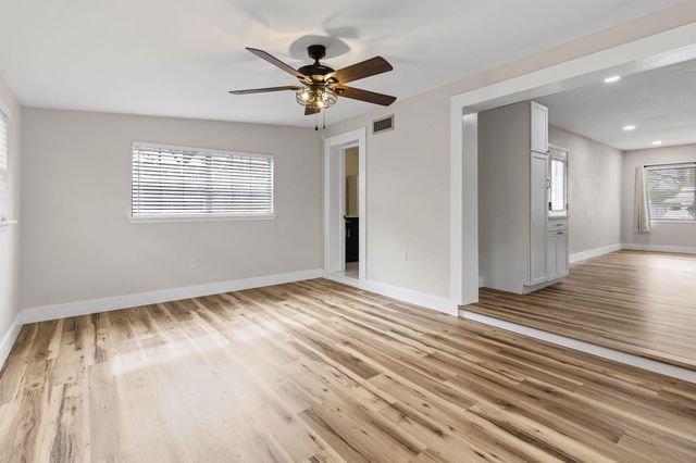 725 Tuxedo Drive, Fort Walton Beach, FL 32547