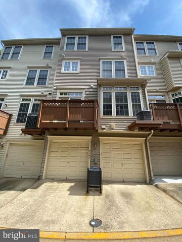 8143 SKELTON CIR, Falls Church, VA 22042