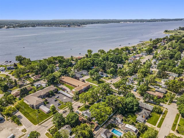 1018 Ruddiman Drive, Muskegon, MI 49445