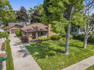 1018 Ruddiman Drive, Muskegon, MI 49445