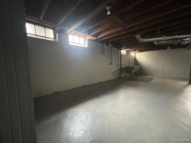 19710 Moross Road, Detroit, MI 48224