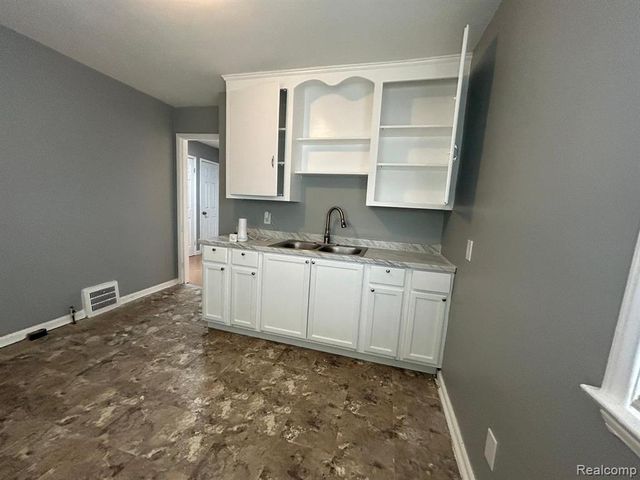 19710 Moross Road, Detroit, MI 48224