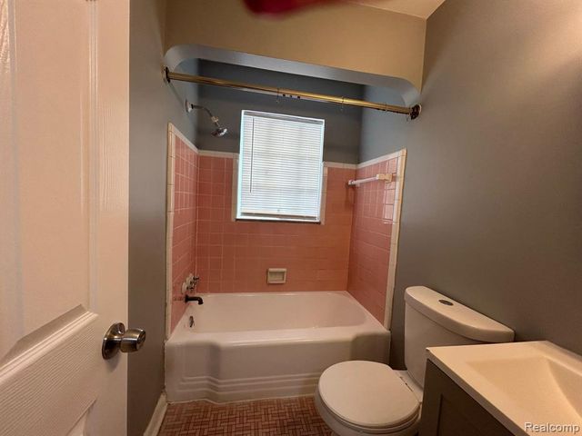 19710 Moross Road, Detroit, MI 48224