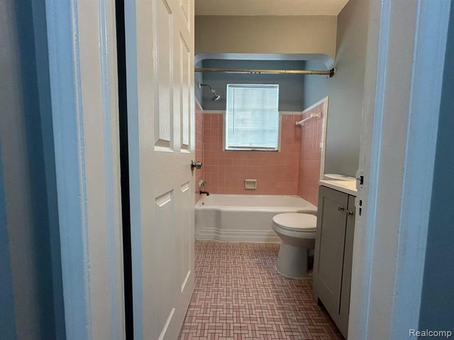 19710 Moross Road, Detroit, MI 48224