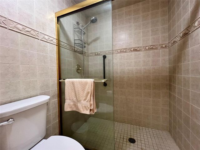 1395 MISSION DRIVE W 28C, Clearwater, FL 33759