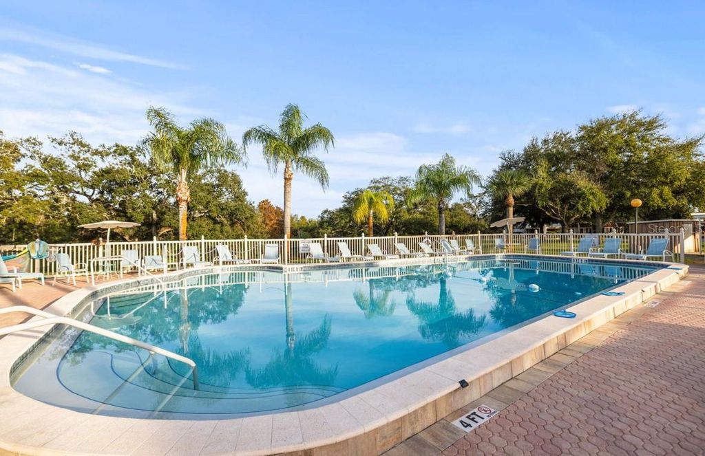 Image 17 of property listing at 1395 MISSION DRIVE W 28C, Clearwater, FL 33759