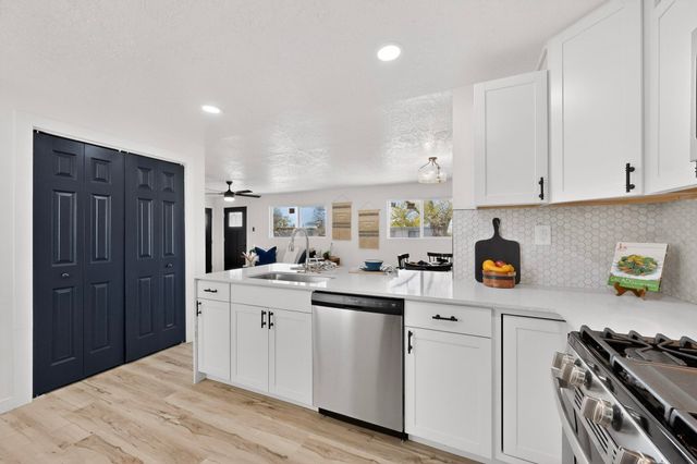 10706 Fairbanks Road NE, Albuquerque, NM 87112