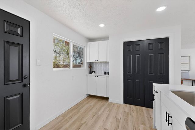 10706 Fairbanks Road NE, Albuquerque, NM 87112