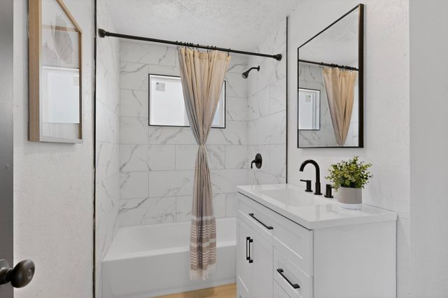 10706 Fairbanks Road NE, Albuquerque, NM 87112