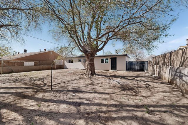 10706 Fairbanks Road NE, Albuquerque, NM 87112