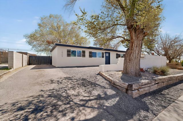 10706 Fairbanks Road NE, Albuquerque, NM 87112
