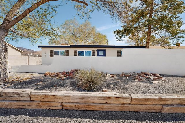 10706 Fairbanks Road NE, Albuquerque, NM 87112