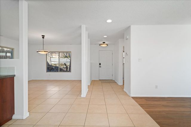 4925 Sombra, Los Alamos, NM 87544