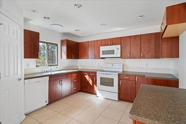 4925 Sombra, Los Alamos, NM 87544