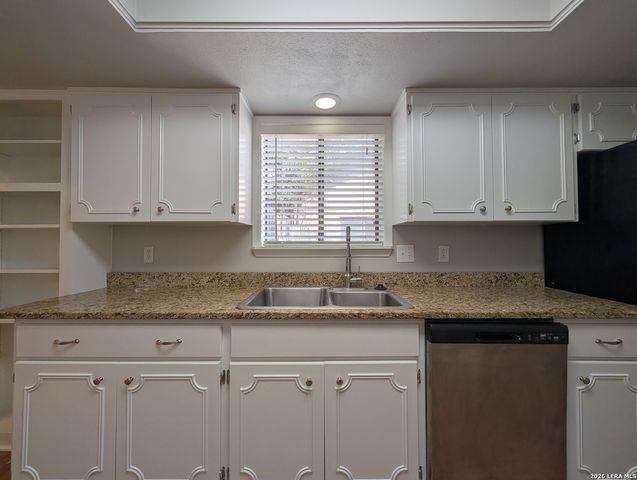 619 SUMMERWOOD DR, New Braunfels, TX 78130