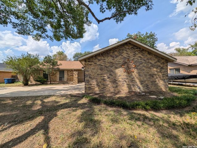 619 SUMMERWOOD DR, New Braunfels, TX 78130