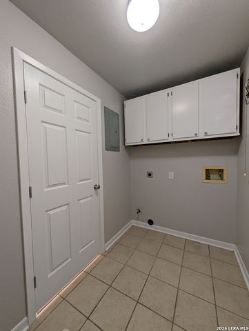 619 SUMMERWOOD DR, New Braunfels, TX 78130