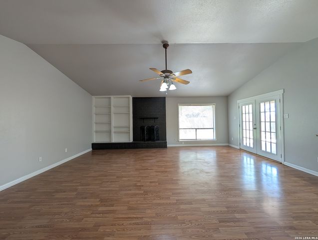 619 SUMMERWOOD DR, New Braunfels, TX 78130