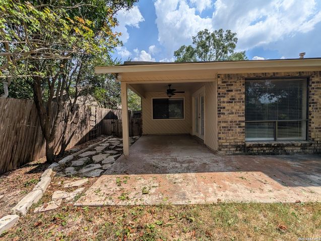 619 SUMMERWOOD DR, New Braunfels, TX 78130