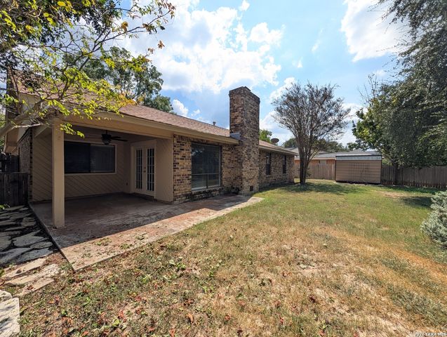 619 SUMMERWOOD DR, New Braunfels, TX 78130