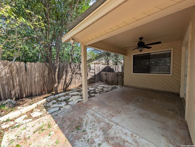 619 SUMMERWOOD DR, New Braunfels, TX 78130