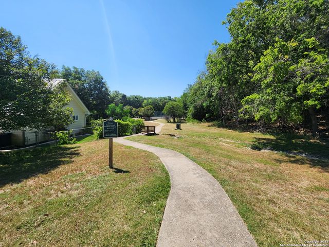 619 SUMMERWOOD DR, New Braunfels, TX 78130