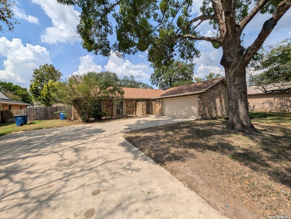 619 SUMMERWOOD DR, New Braunfels, TX 78130
