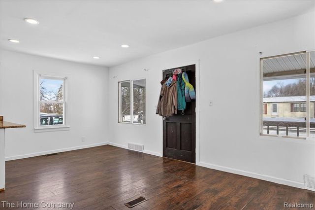 35799 Park Place, Romulus, MI 48174