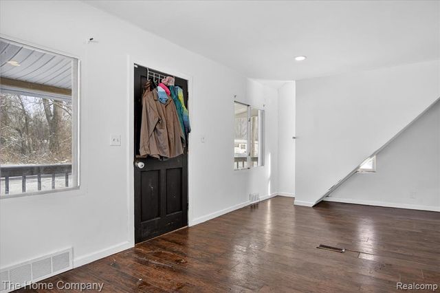 35799 Park Place, Romulus, MI 48174